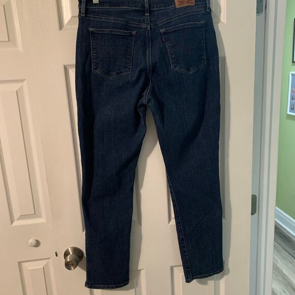 Levi's Women's Classic Straight Leg Jeans Size 12M - Picture 9 of 16